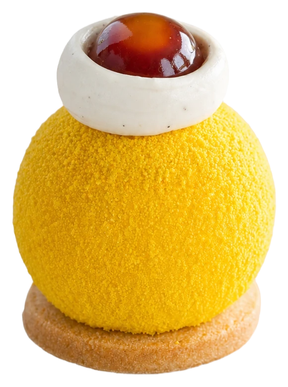 Sphère jaune floquée à couronne de crème et gelée ambrée, sur socle de sablé